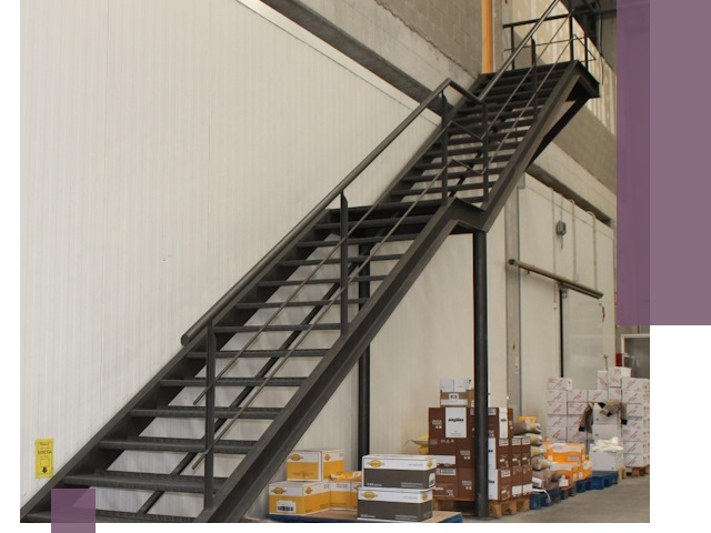 Лестницы для производства в Белогорске — изготовление и монтаж