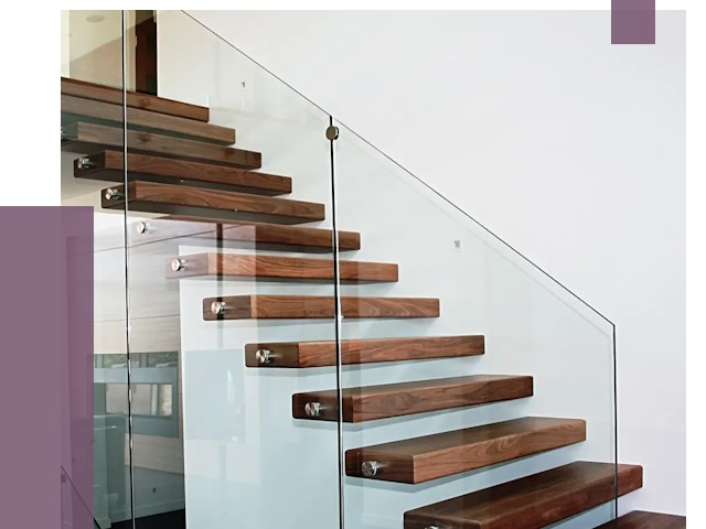 Стеклянные перила для лестницы в Белогорске от 14793 руб.