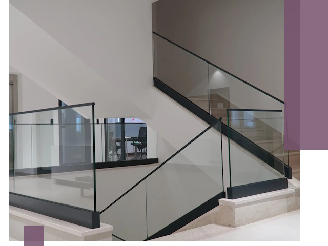 Стеклянные перила премиум-класса с установкой в Белогорске