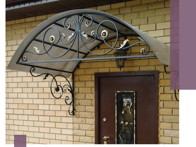 Изготовление козырьков из металла под ключ в Белогорске