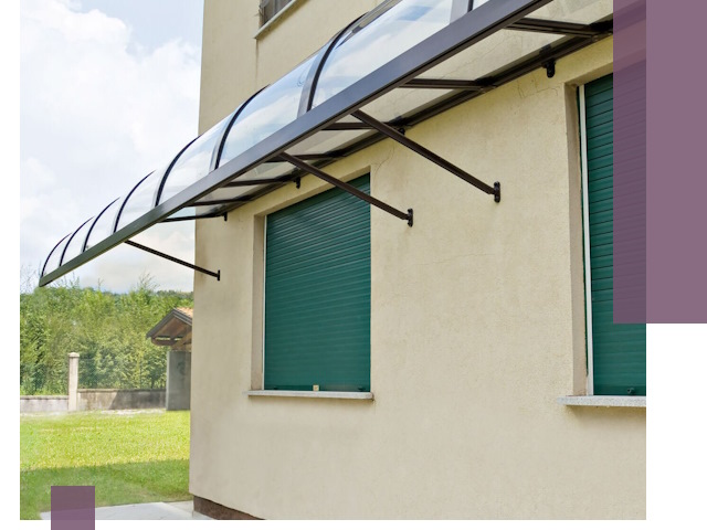 Козырьки над окнами в Белогорске — изготовление и монтаж по выгоде