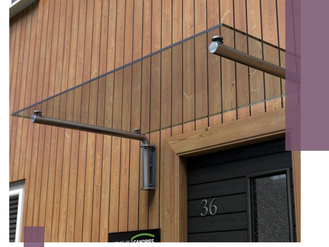 Стеклянные козырьки на входы и фасады в Белогорске