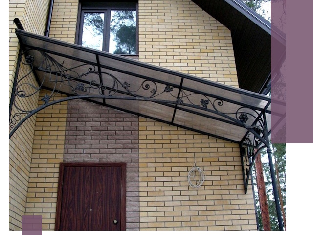 Односкатные козырьки из металла под ключ в Белогорске