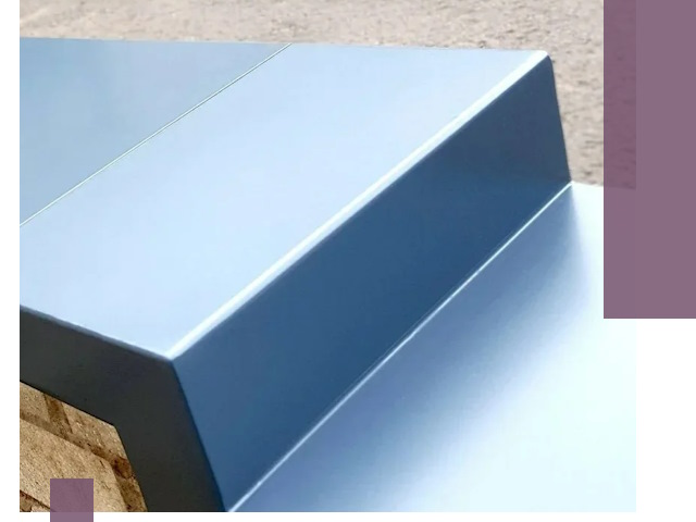 Крышки на парапет в Белогорске: изготовление и монтаж под ключ